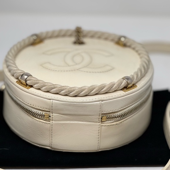 💎💯Authentic CHANEL Trendy CC Vanity Leather Bag (off white) - Picture 5 of 14